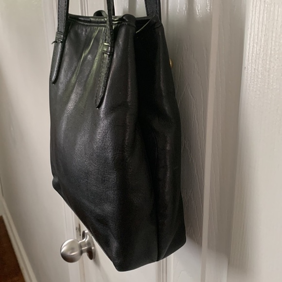 The Leather Co. Liz Claiborne Black Leather Shoulder Bag #124 - Picture 5 of 15